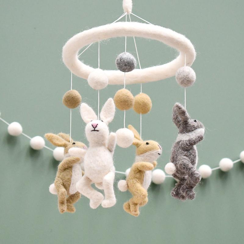 Mobile - Dancing Hares