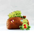 Load image into Gallery viewer, Finger Puppet Set - Frogs
